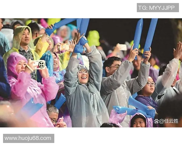 足球明星与粉丝亲密互动瞬间大揭秘让我们一起感受他们的温暖与热情